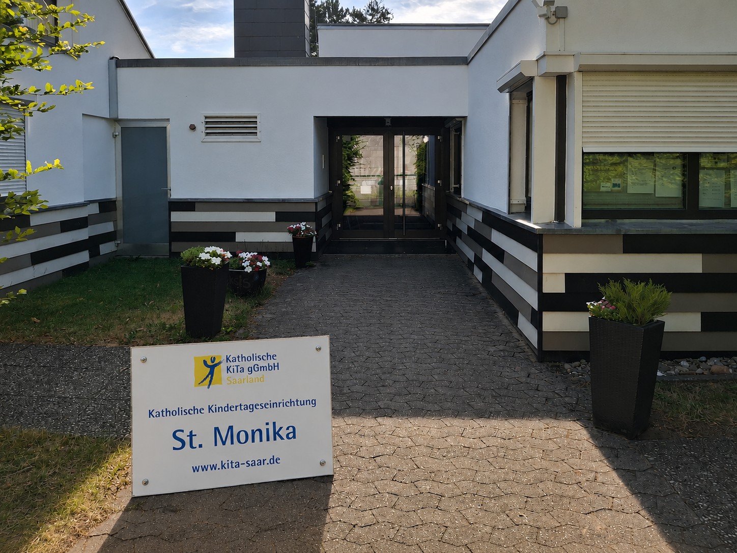 Eingang KiTa St Monika (c) Tanja Theobald Eingang KiTa St Monika